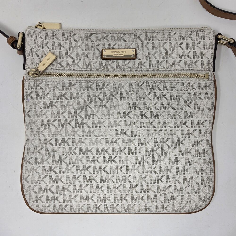 Michael Kors Signature Bedford Flat Large Crossbody Bag Vanilla Acorn 32s7gbfc2v